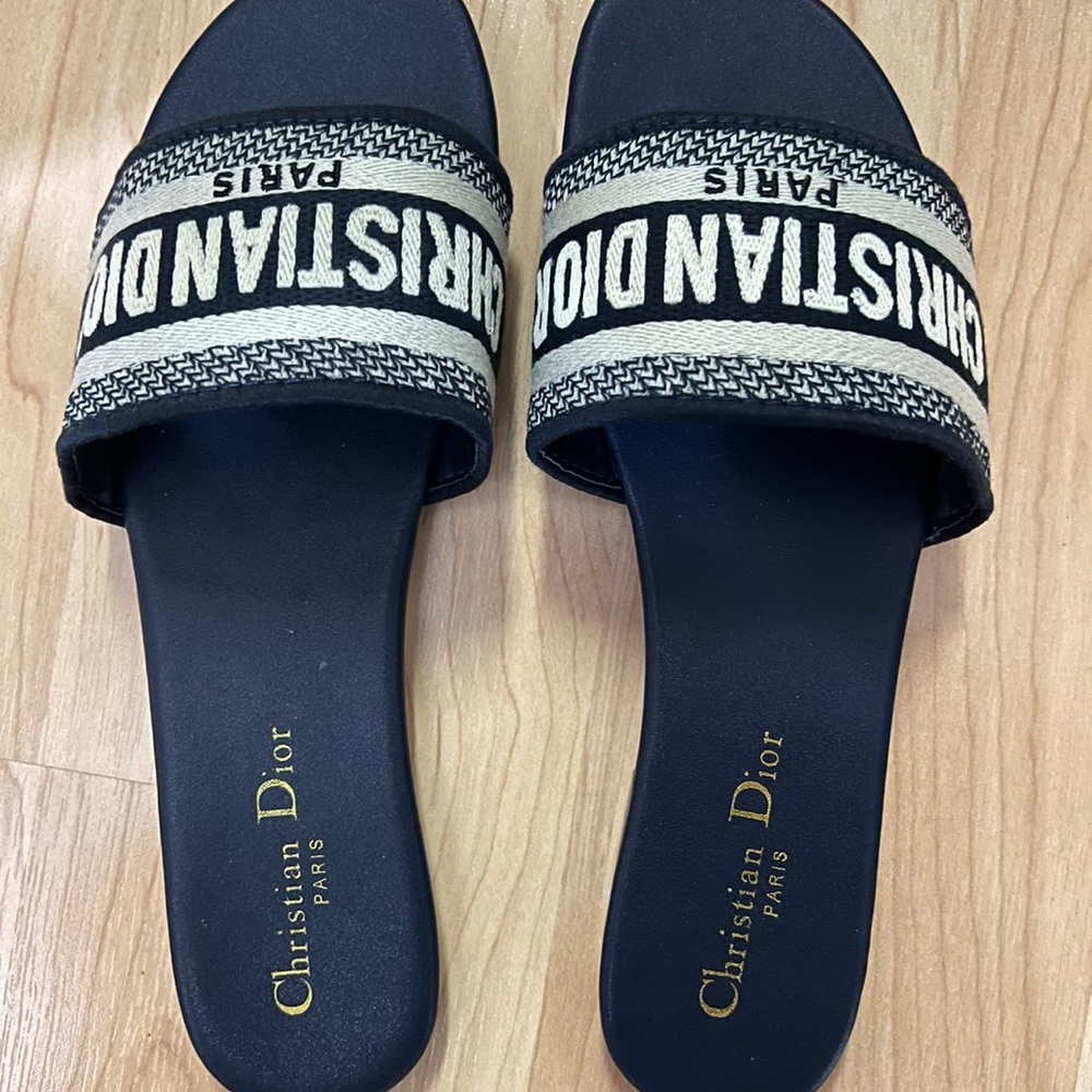 New Authentic Dior black slide US11 EU41 w/receipt posted